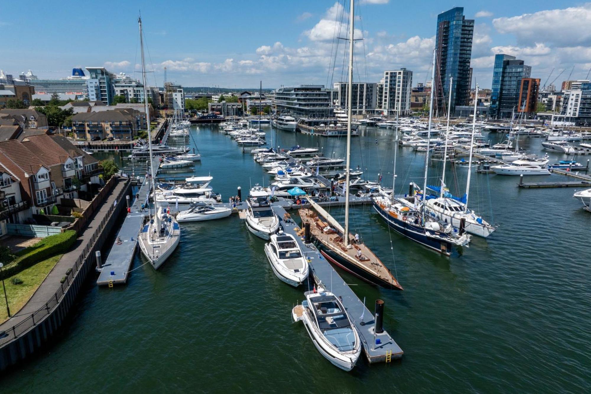 The Greenwich - Two Bedroom Apartment With Parking, Close To Ferry Terminals Southampton Bagian luar foto