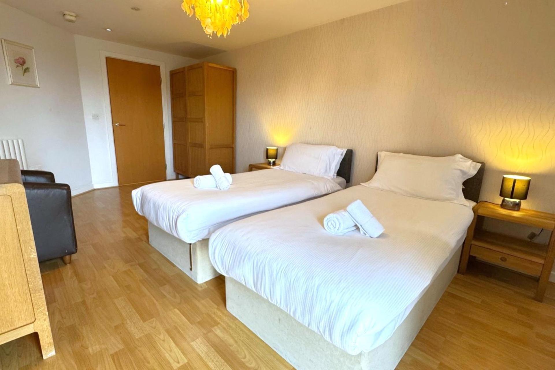 The Greenwich - Two Bedroom Apartment With Parking, Close To Ferry Terminals Southampton Bagian luar foto