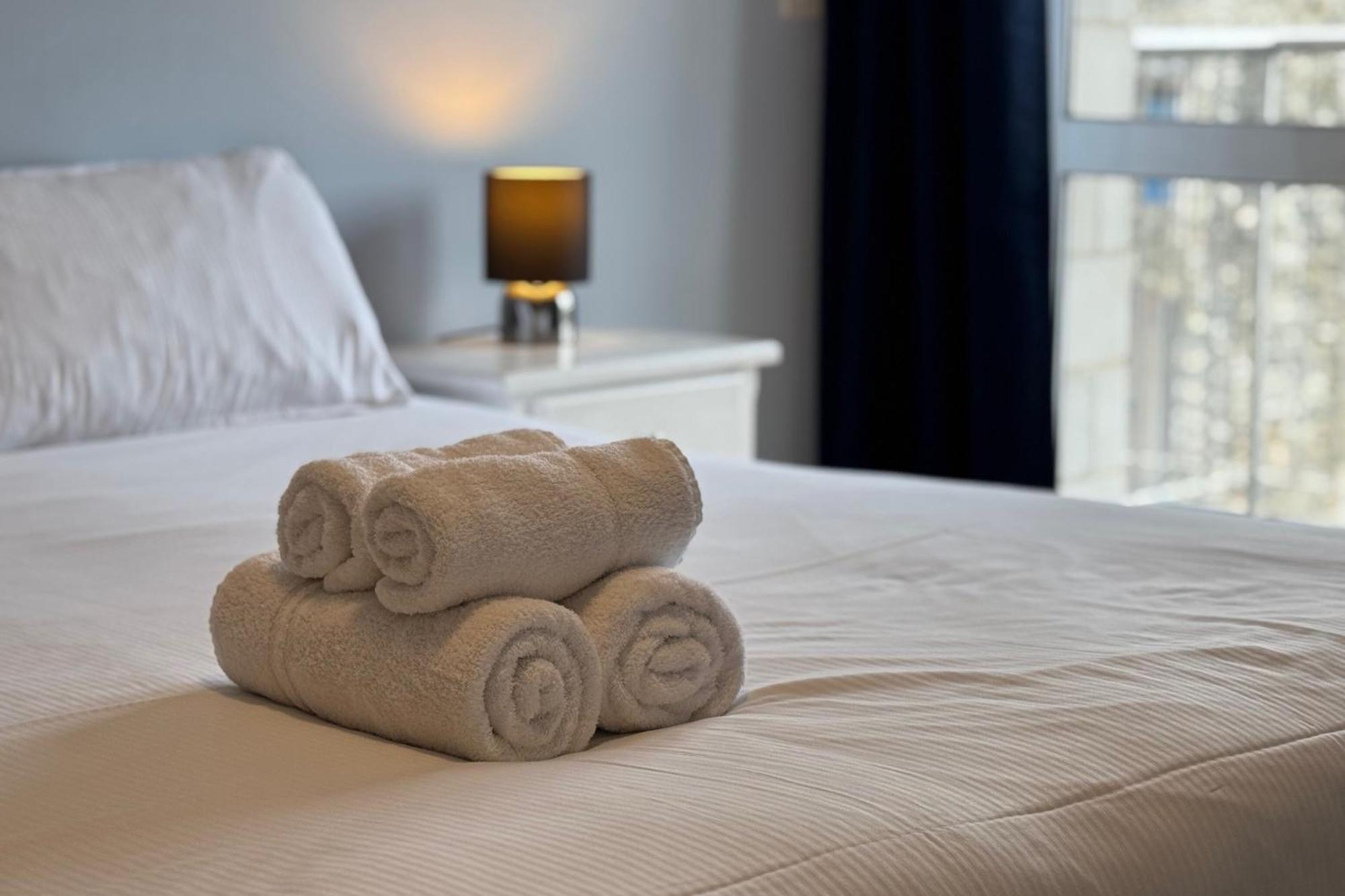 The Greenwich - Two Bedroom Apartment With Parking, Close To Ferry Terminals Southampton Bagian luar foto